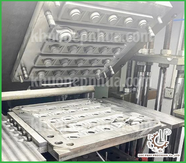 Khuôn Ép Silicone